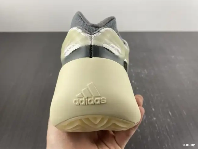 V3 700 Yeezy Fade Salt Adidas ID1674 0705